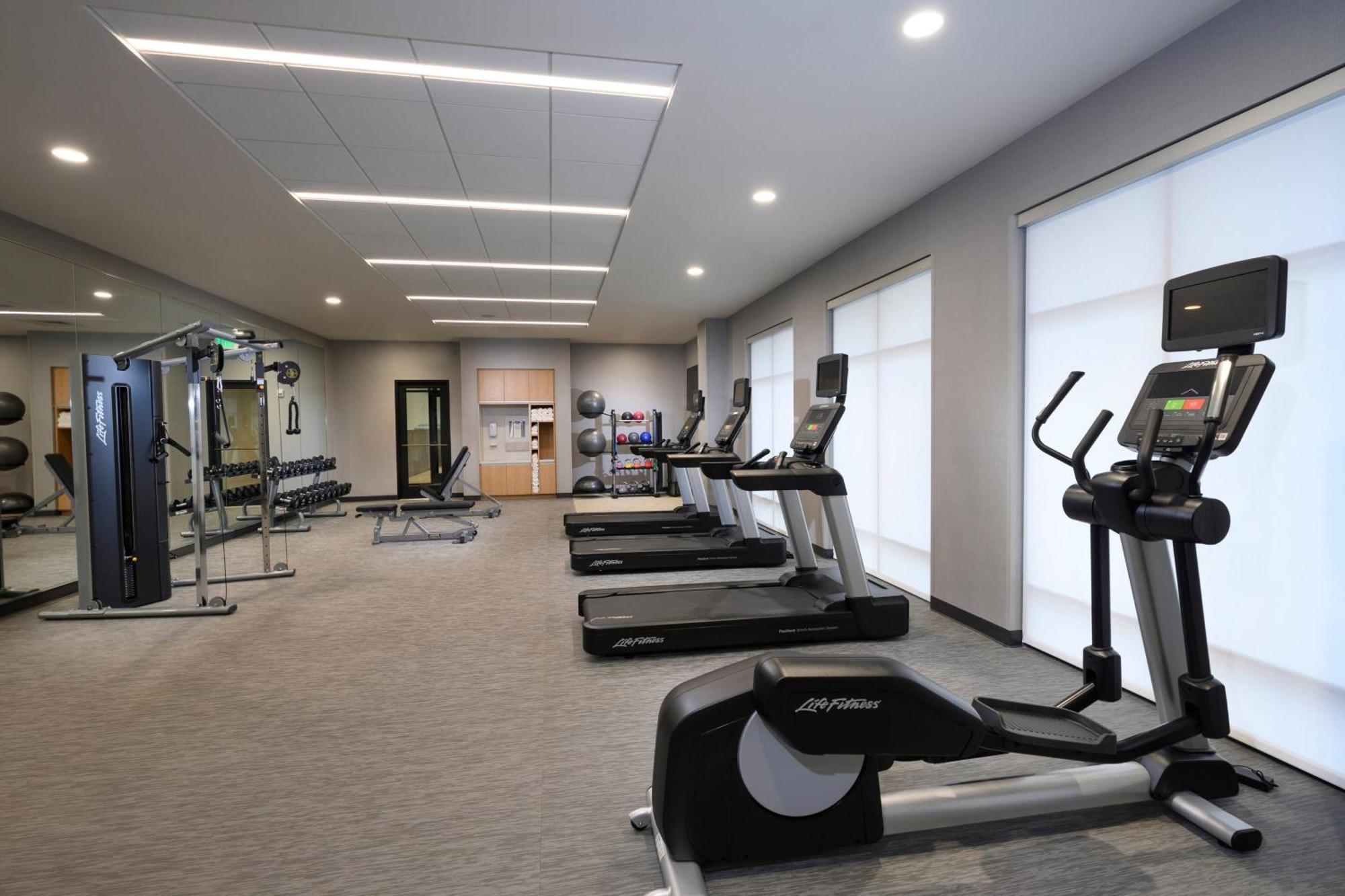 Courtyard By Marriott Charlotte Waverly Exterior photo