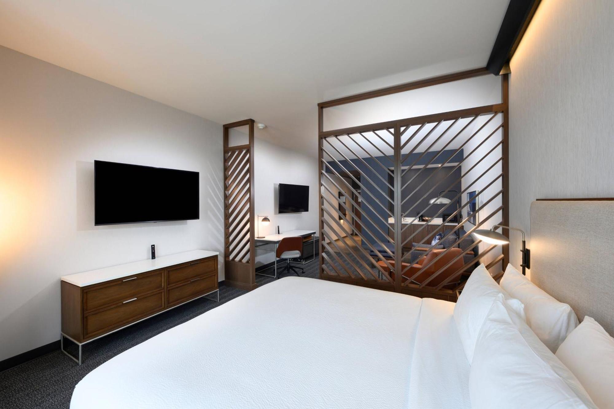 Courtyard By Marriott Charlotte Waverly Exterior photo