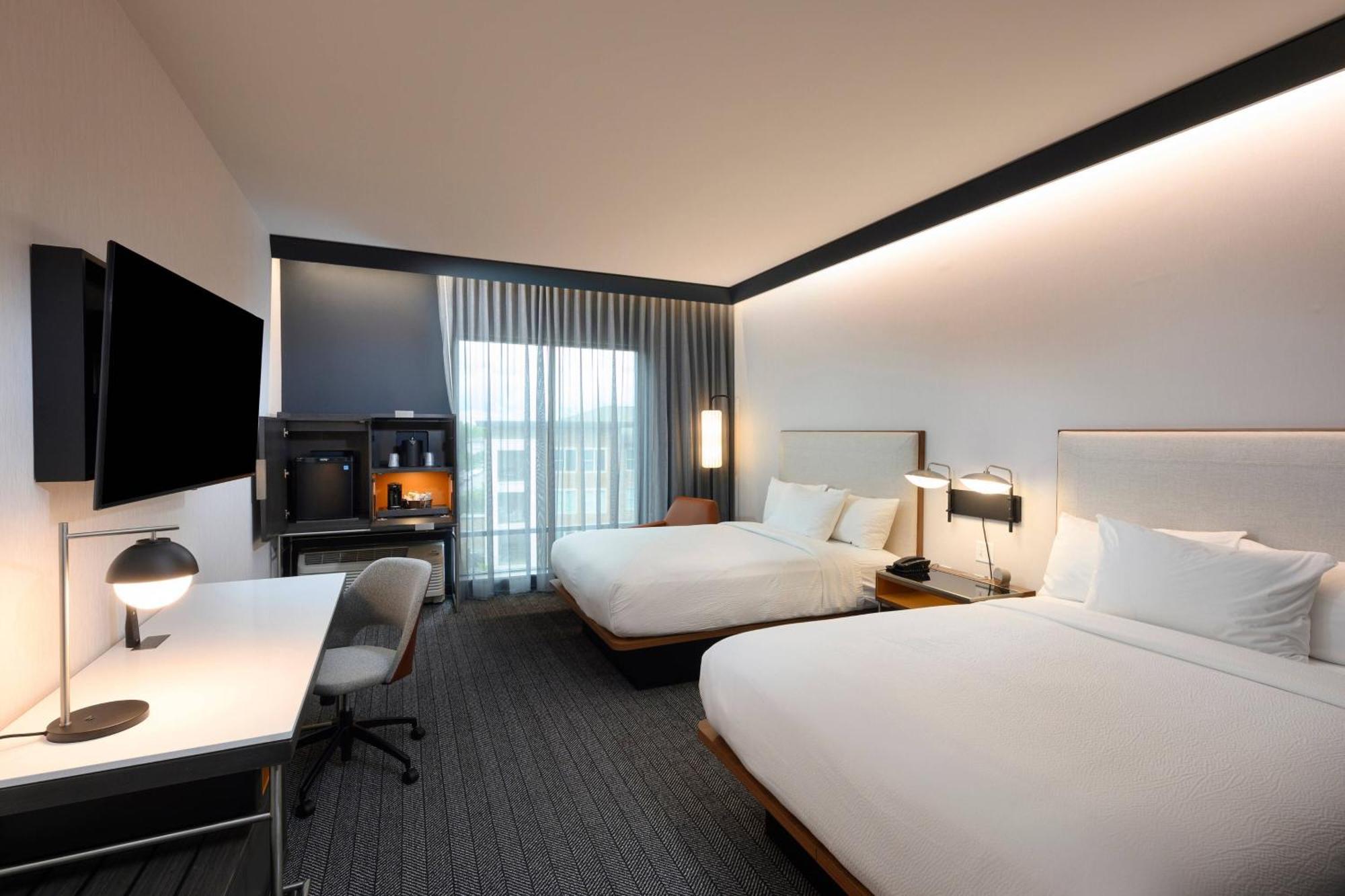 Courtyard By Marriott Charlotte Waverly Exterior photo